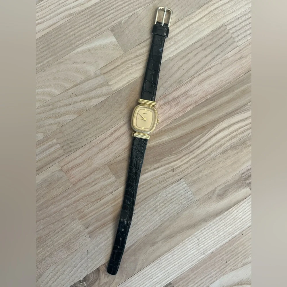 Seiko Ladies Watch RARE Vintage Black Leather Strap Gold-Tone Dial